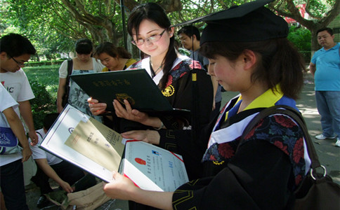 上海东华大学继续教育学院专升本申请学士学位条件
